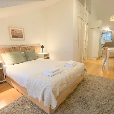 아파트 Madragoa Charm & Comfort *