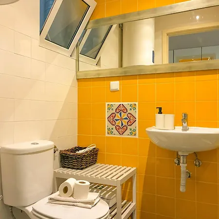 아파트 Madragoa Charm & Comfort *