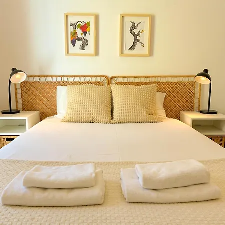 아파트 Madragoa Charm & Comfort *